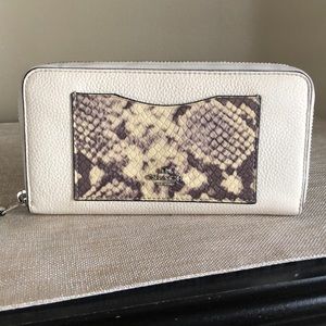 Coach Leather Zip Around Accordion Wallet